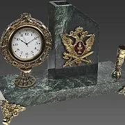 Часы «Элина» с орлом УИС и подставкой — фотография 2
